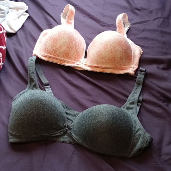 Bras - Picture 2 of 2